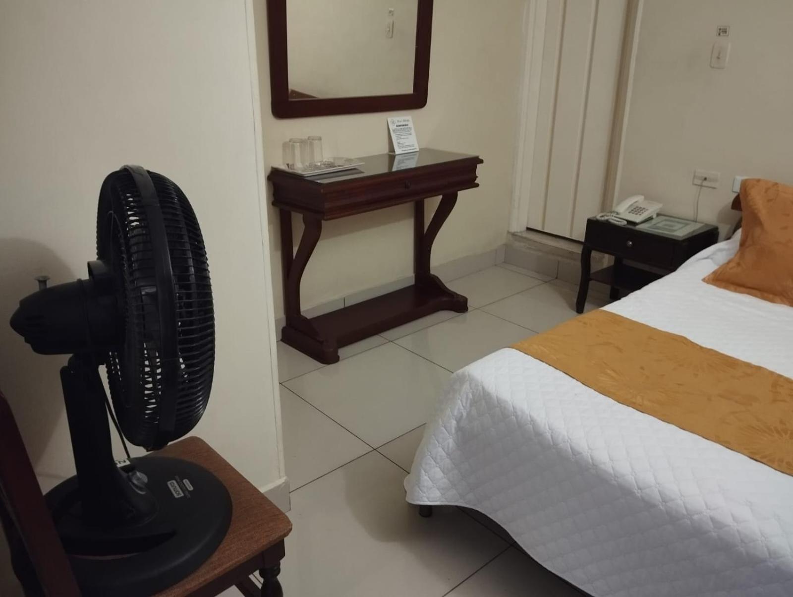 Hotel Khalifa 内瓦 外观 照片